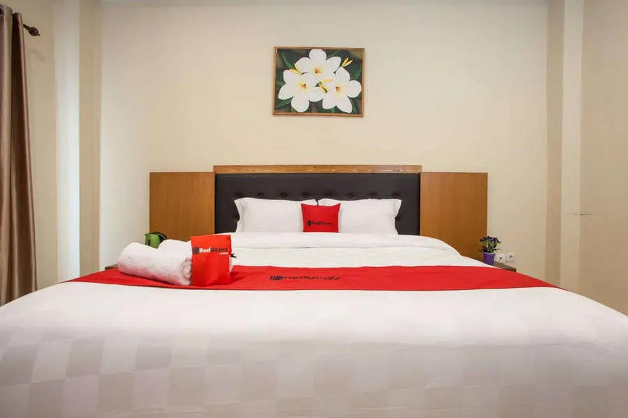 Reddoorz Premium @ Jalan Cengkeh Malang Hotel Екстериор снимка